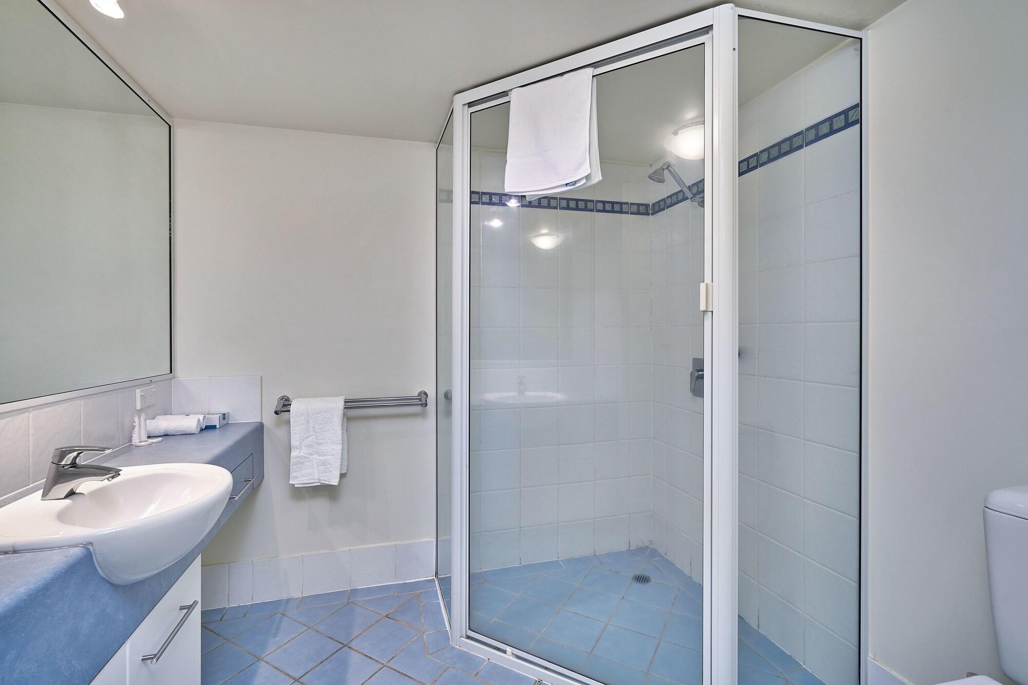 North Cove Waterfront Suites Κερνς Εξωτερικό φωτογραφία