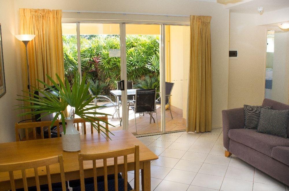 North Cove Waterfront Suites Κερνς Εξωτερικό φωτογραφία