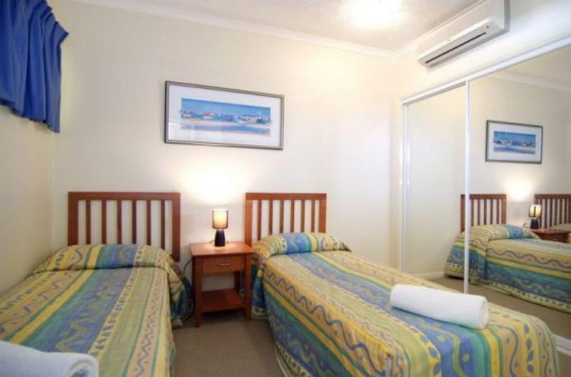 North Cove Waterfront Suites Κερνς Εξωτερικό φωτογραφία