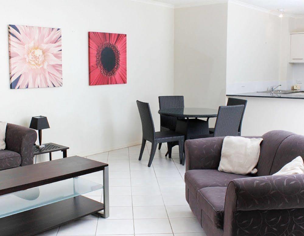 North Cove Waterfront Suites Κερνς Εξωτερικό φωτογραφία